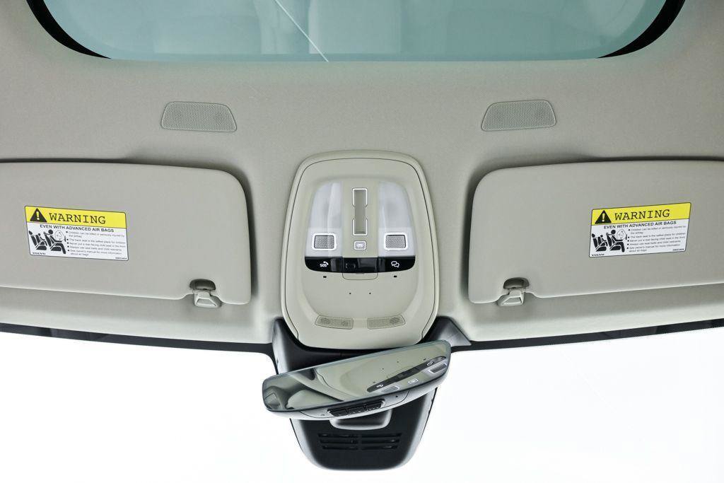 Used 2026 Volvo XC60 B5 Ultra w/ Protection Package Premier AWD/4WD image 19