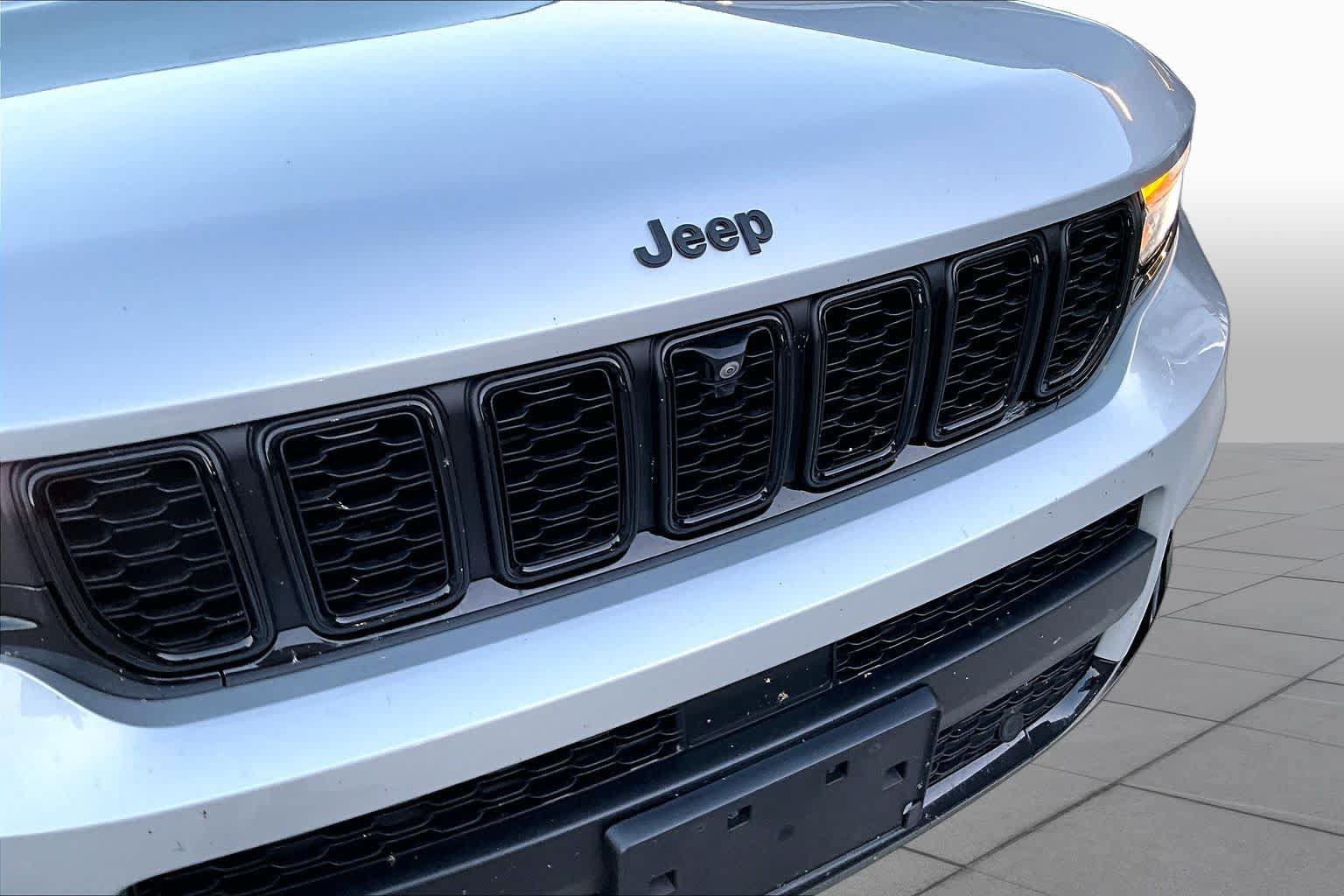 Used 2023 Jeep Grand Cherokee L Limited w/ Luxury Tech Group II AWD/4WD image 33