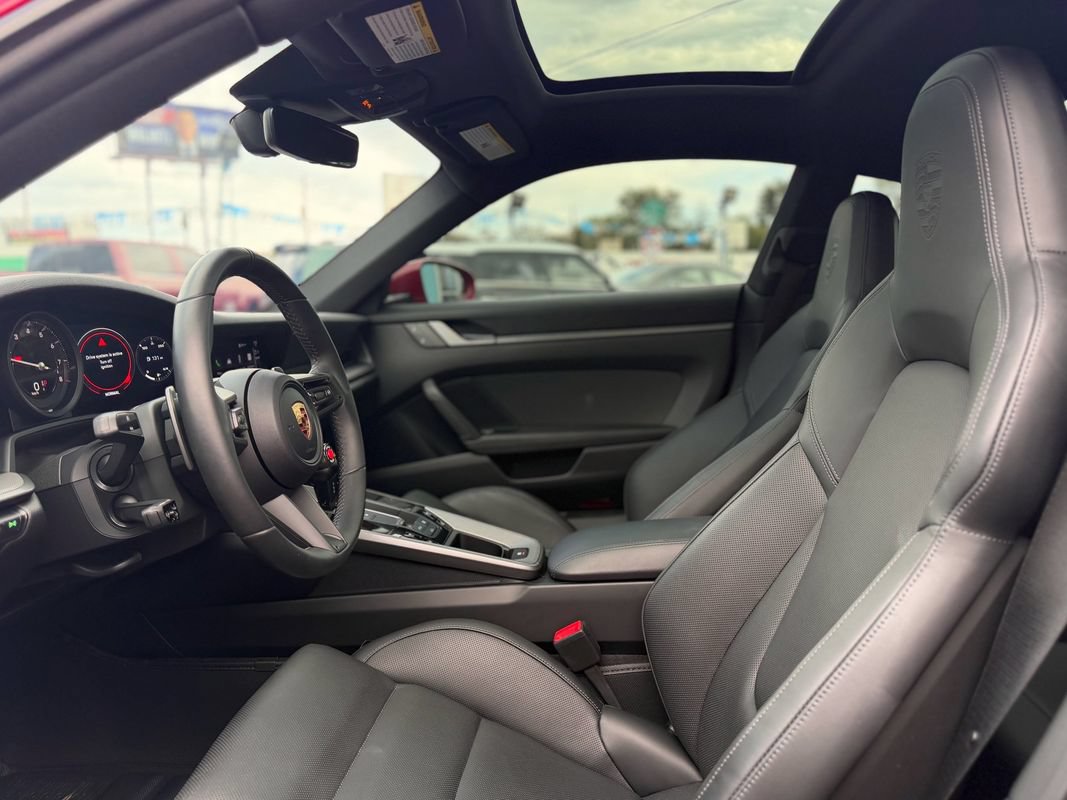 Used 2024 Porsche 911 Carrera RWD image 9