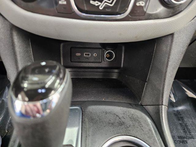 Used 2021 Chevrolet Equinox LS w/ LS Convenience Package FWD image 18
