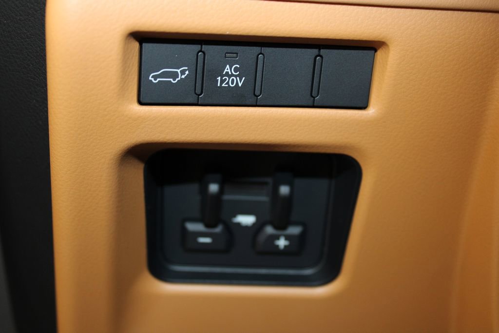 Used 2025 Lexus LX 700h Luxury image 54