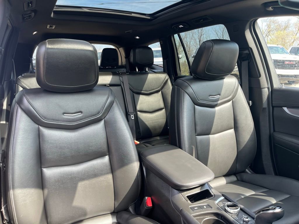 Used 2025 Cadillac XT6 Luxury AWD/4WD image 41