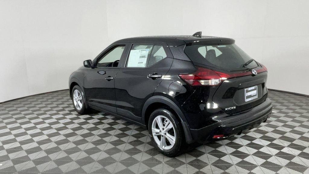New 2025 Nissan Kicks Play S FWD image 6