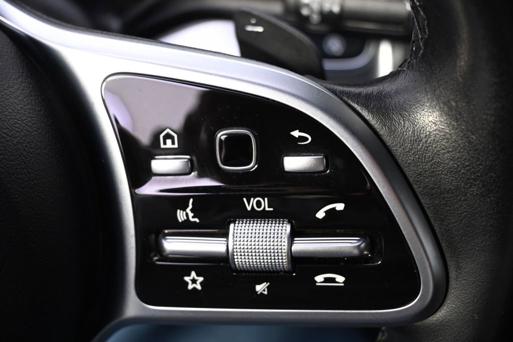 Used 2021 Mercedes-Benz GLB 250 4MATIC image 34