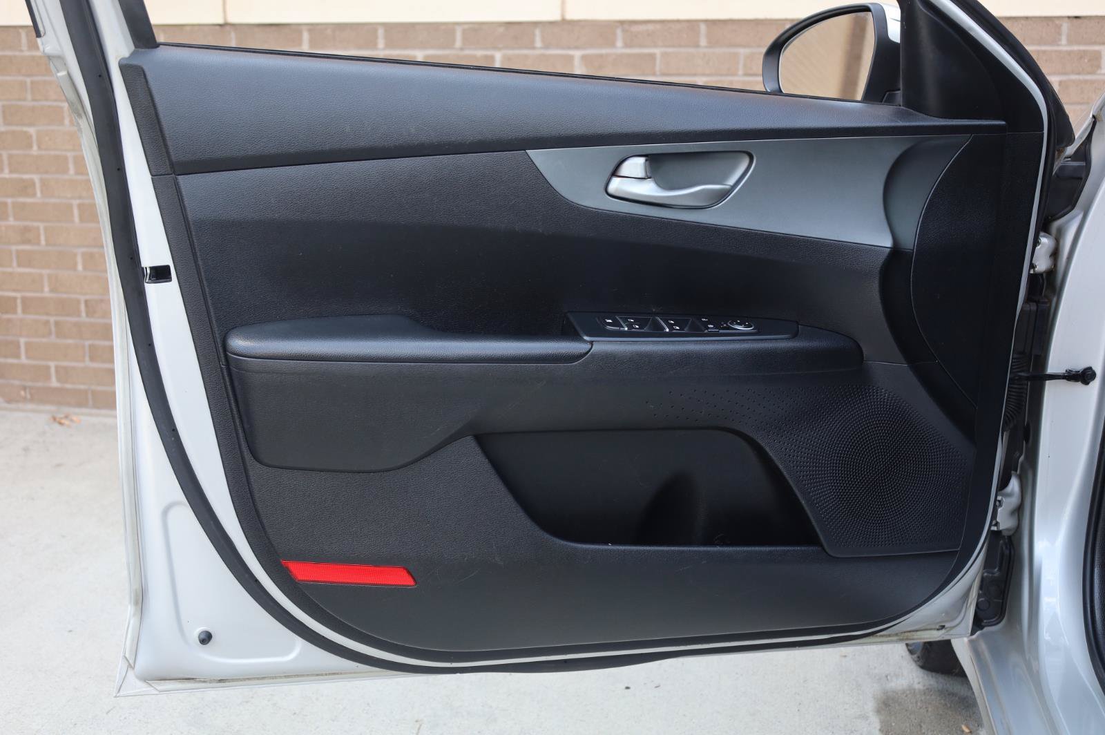 Used 2019 Kia Forte LXS FWD image 15