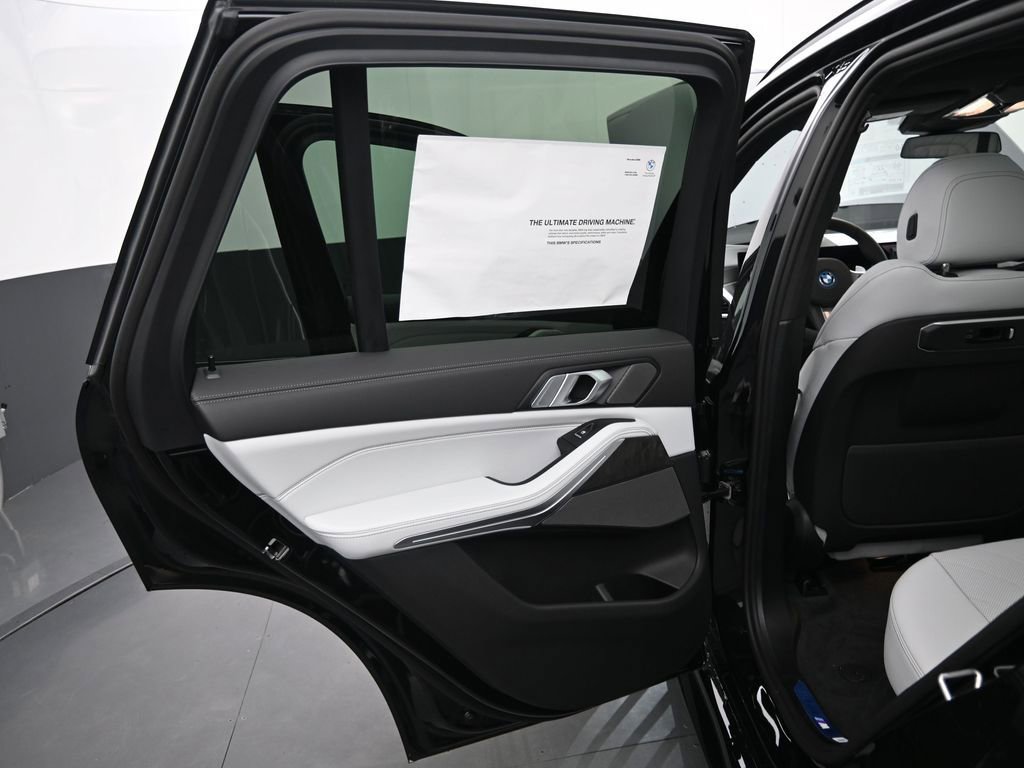 New 2026 BMW X5 xDrive50e w/ M Sport Package AWD/4WD image 33