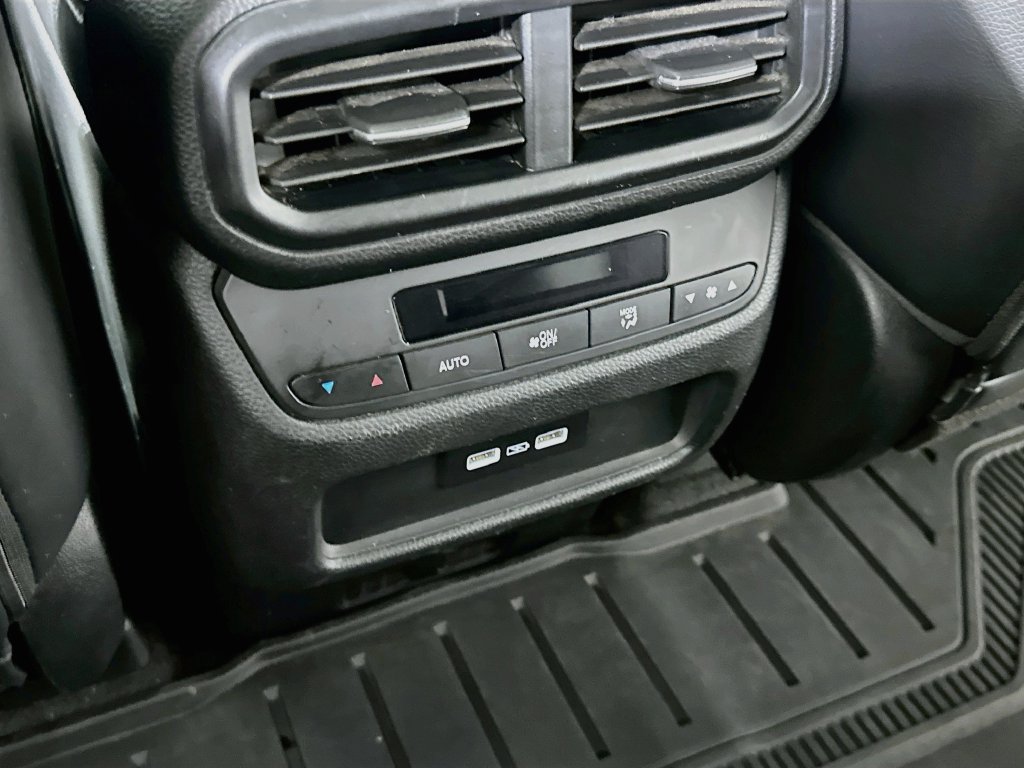Used 2023 Honda Pilot Touring image 35