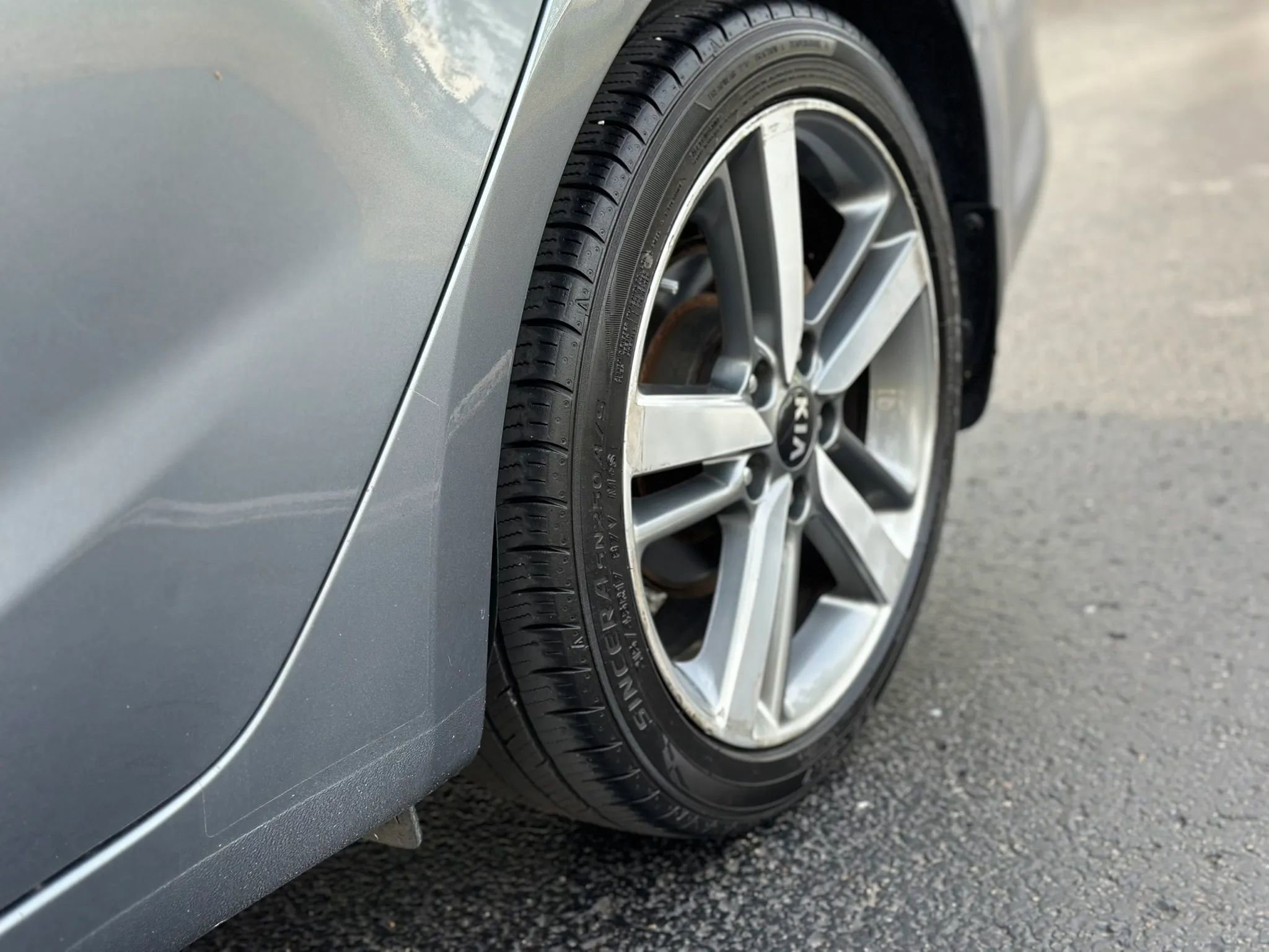 Used 2017 Kia Forte EX image 9