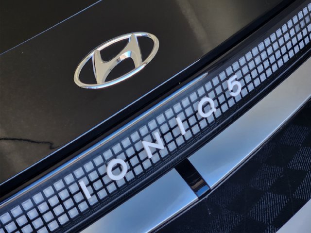 Certified 2024 Hyundai Ioniq 5 Limited AWD/4WD image 18