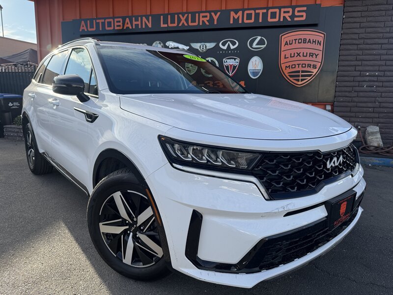 Used 2023 Kia Sorento S FWD image 1
