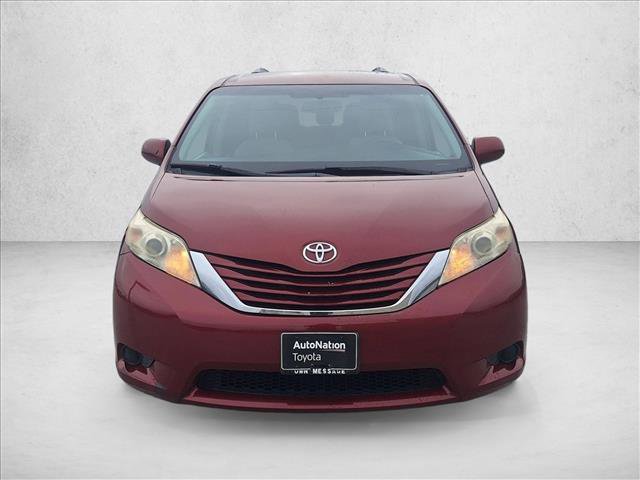 Used 2015 Toyota Sienna LE video 2