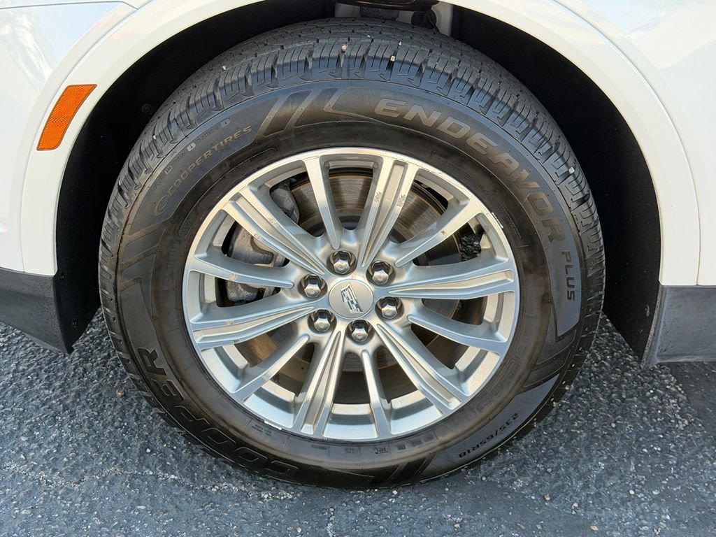Used 2018 Cadillac XT5 Luxury w/ Driver Awareness Package FWD image 10