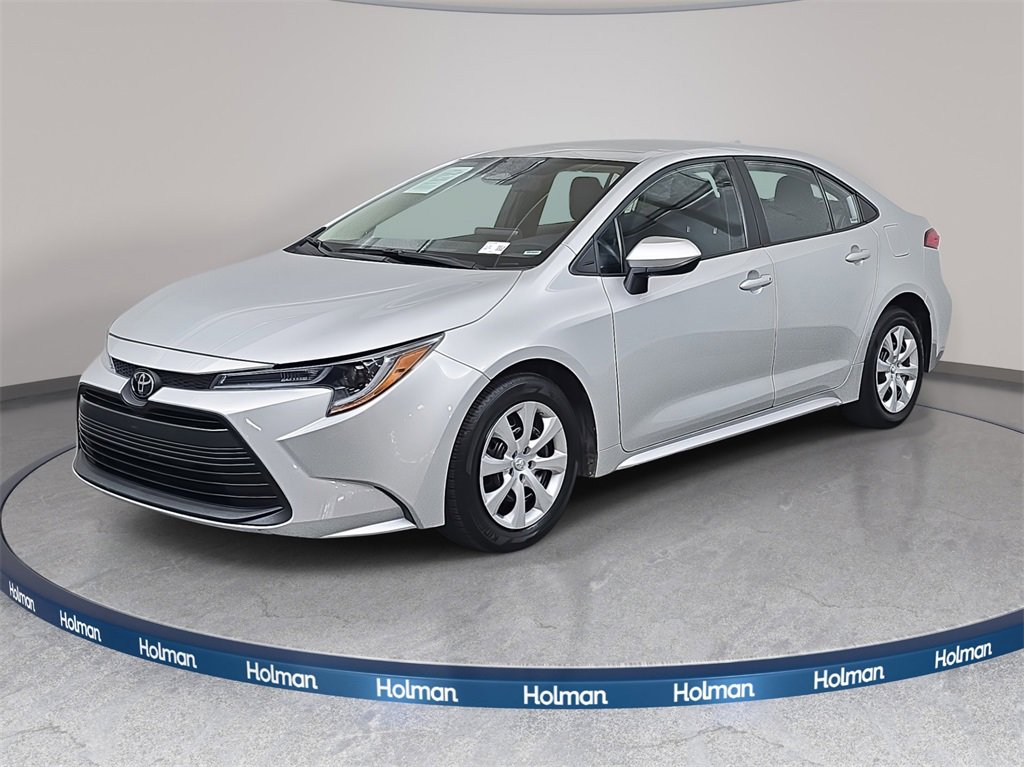Used 2024 Toyota Corolla LE image 1