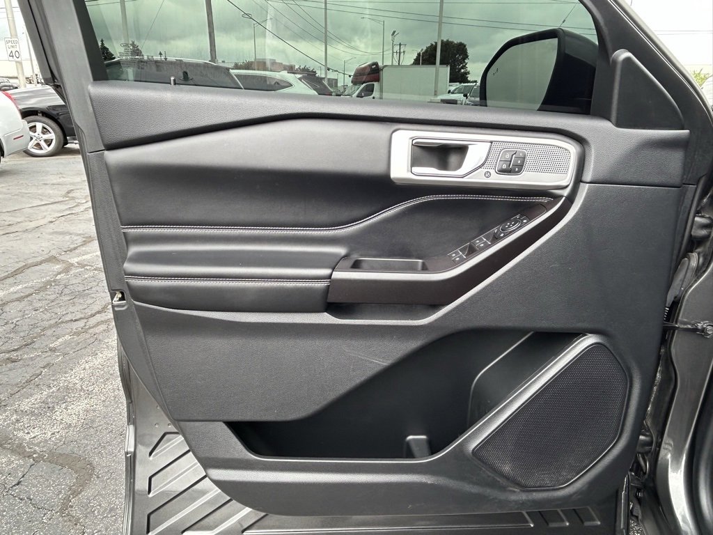 Used 2020 Ford Explorer ST image 13