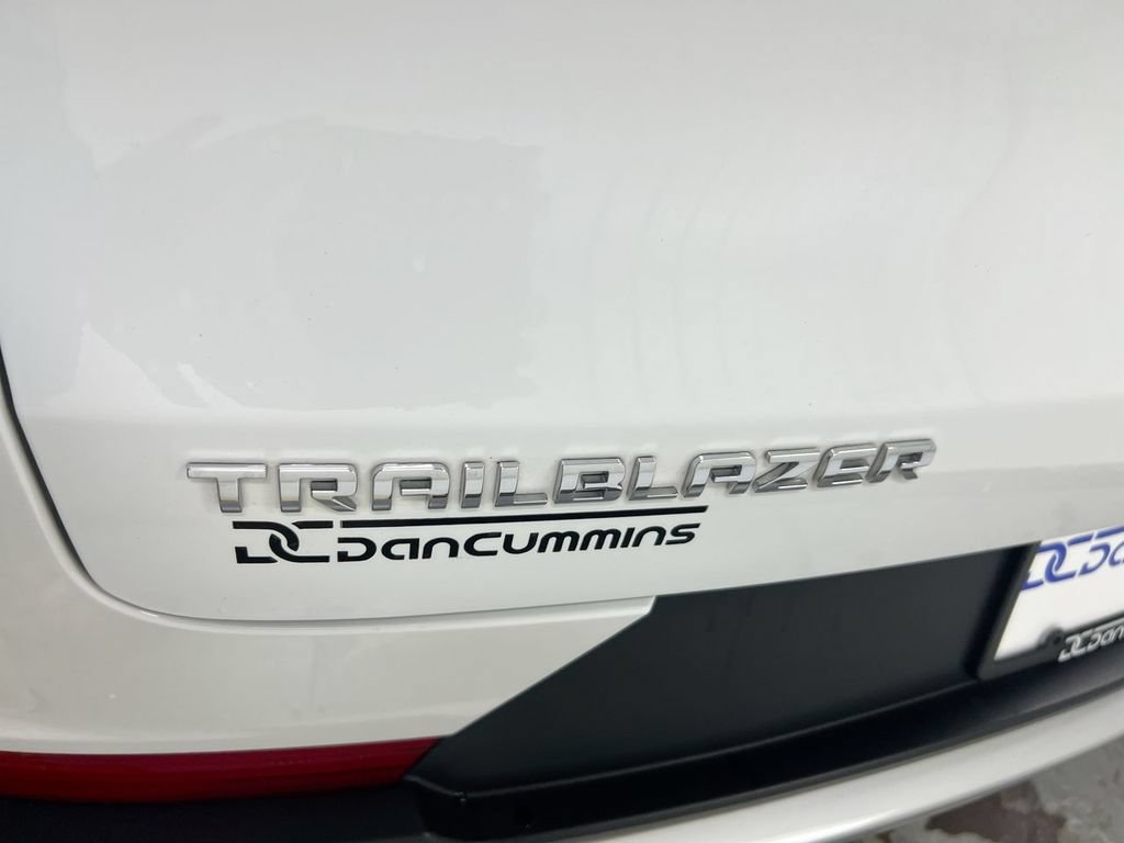 Used 2023 Chevrolet TrailBlazer LT FWD image 25