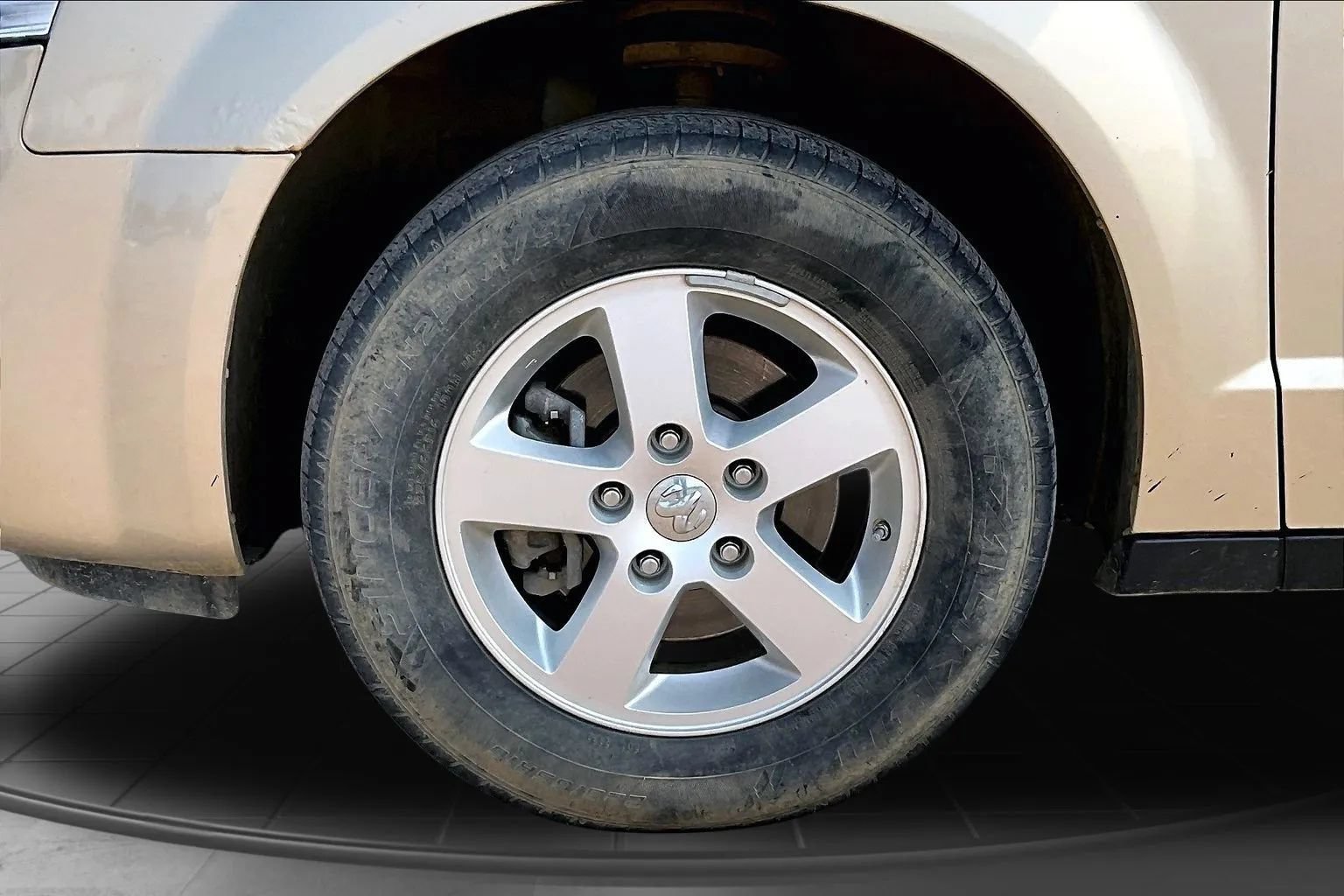 Used 2010 Dodge Grand Caravan Hero w/ Popular Equipment Group FWD image 27