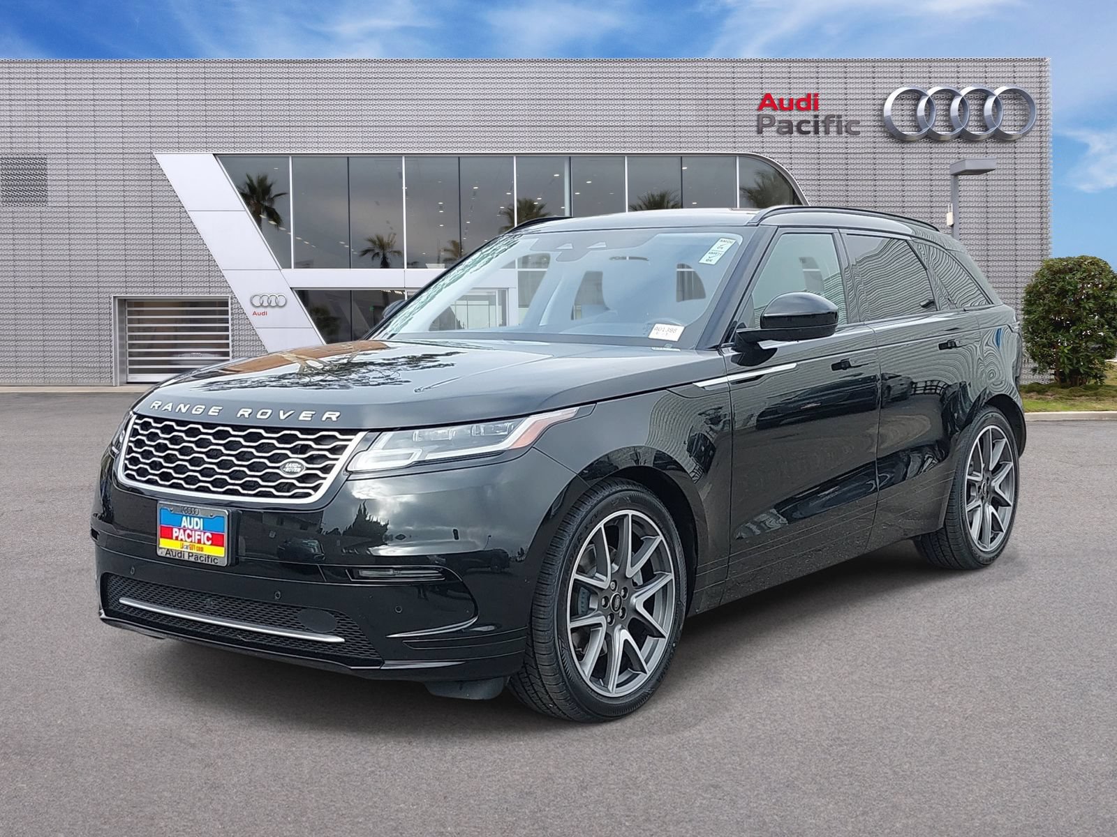 Used 2022 Land Rover Range Rover Velar S AWD/4WD image 1