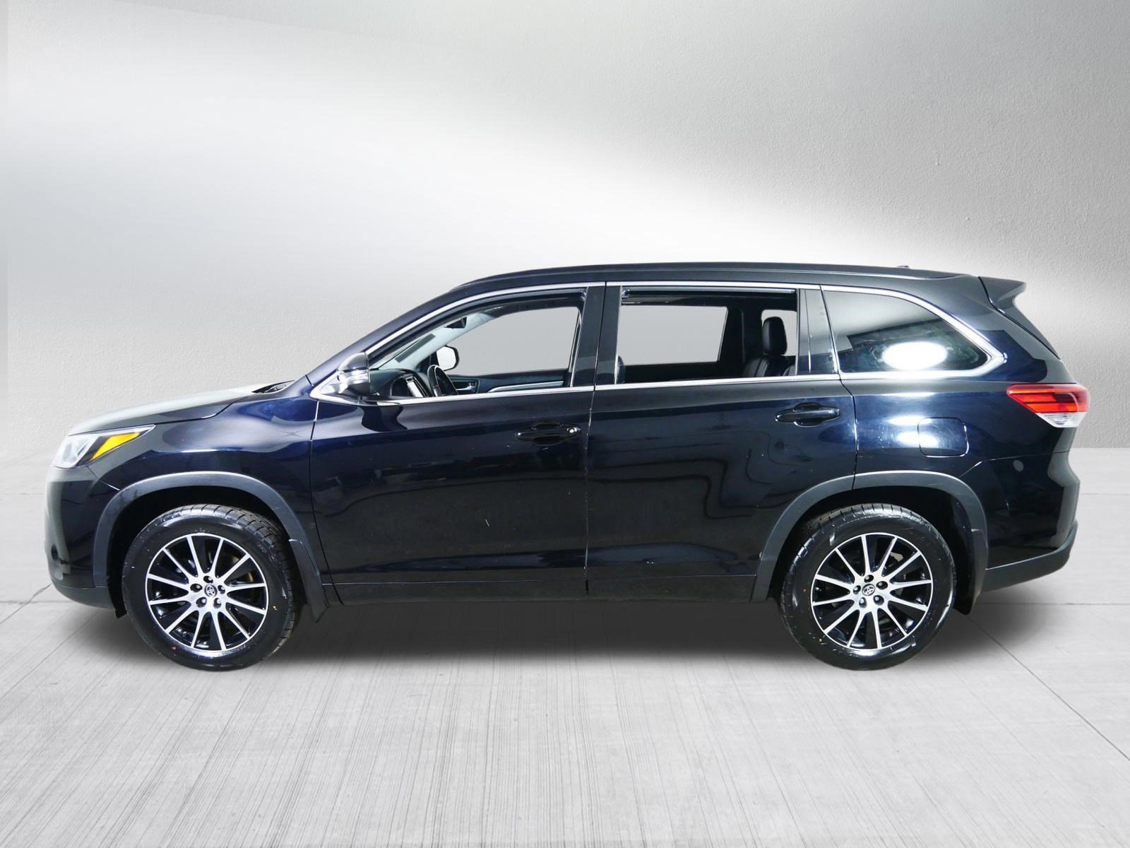 Used 2018 Toyota Highlander SE AWD/4WD image 4