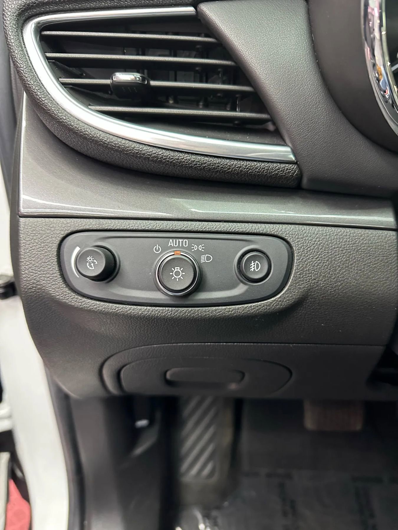 Used 2017 Buick Encore Preferred w/ Experience Buick Package image 10