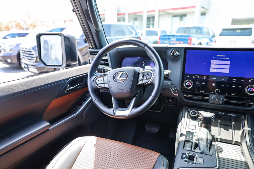 Used 2024 Lexus GX 550 w/ Accessory Package (2T) AWD/4WD image 4