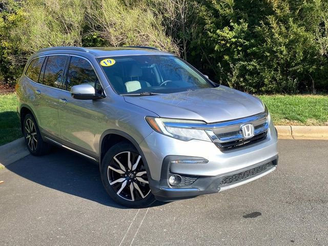 Used 2019 Honda Pilot Touring image 1
