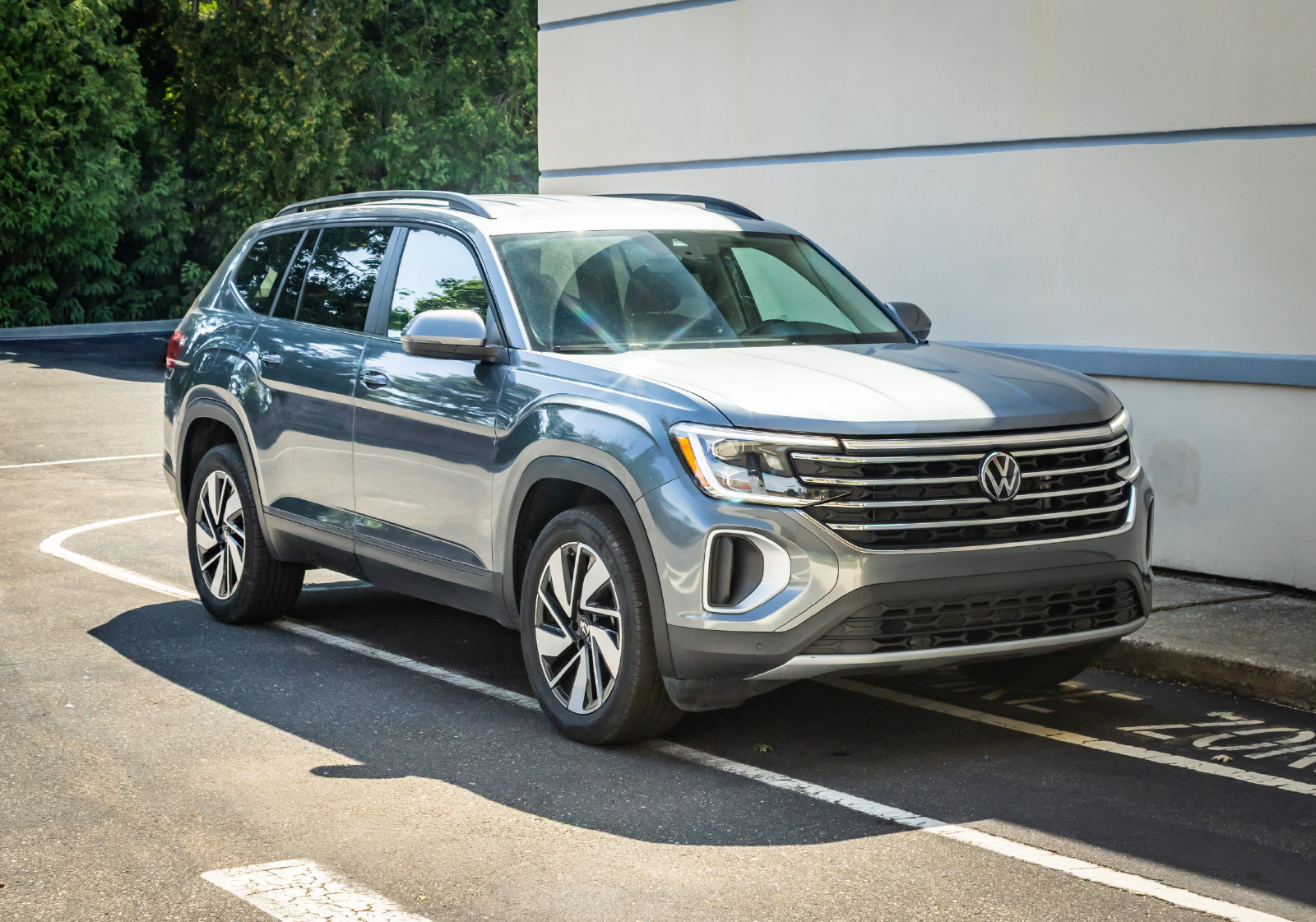 Used 2025 Volkswagen Atlas SE AWD/4WD image 9