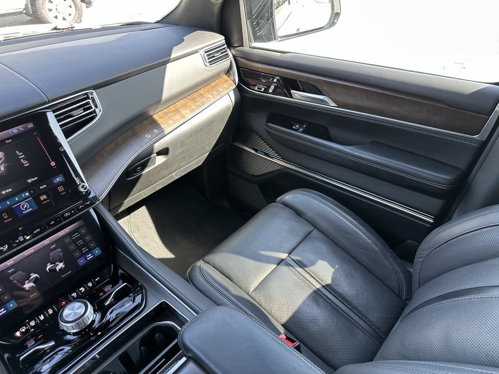 Used 2023 Jeep Grand Wagoneer 4WD image 15