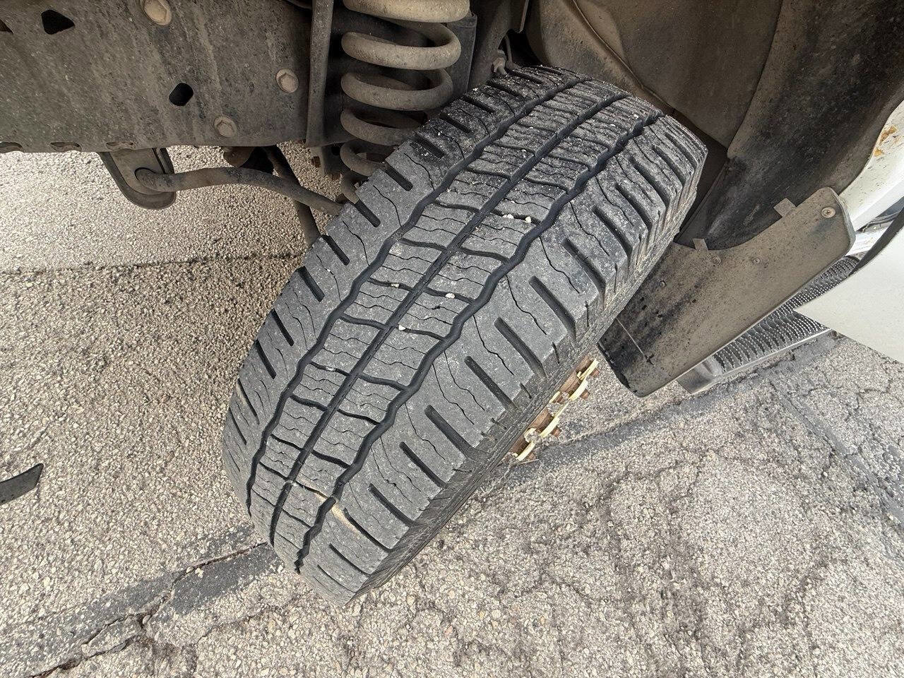 Used 2017 Ford E-450 and Econoline 450 Super Duty w/ Power Windows & Locks Group RWD image 22