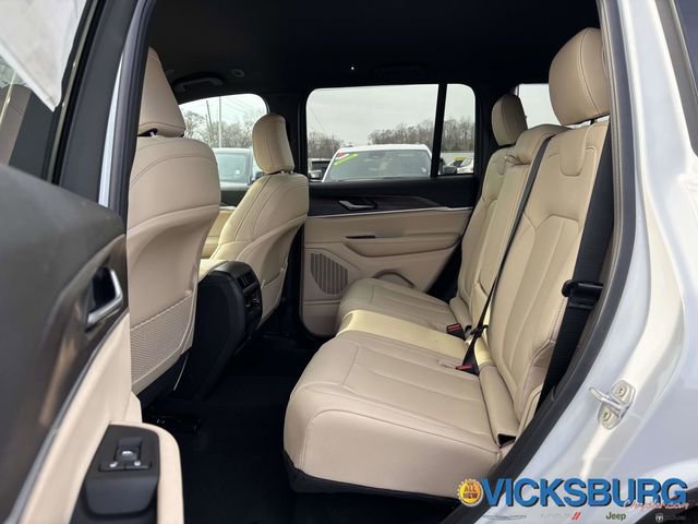 New 2025 Jeep Grand Cherokee Limited w/ Trailer Tow Package image 4