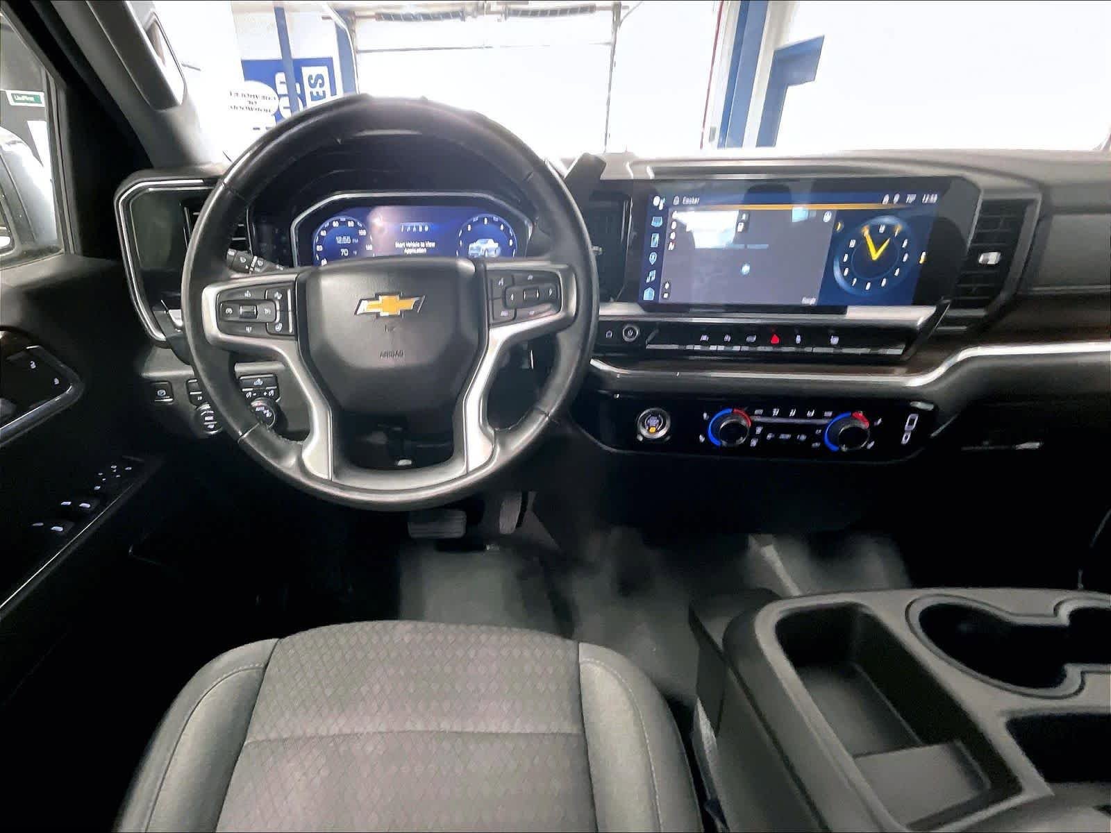 Used 2023 Chevrolet Silverado 1500 LT AWD/4WD image 17