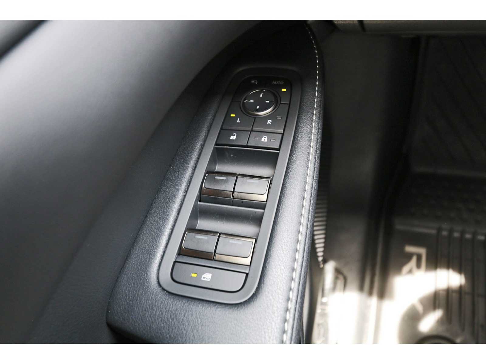 Used 2025 Lexus RX 350 Premium Plus w/ Accessory Package FWD image 21