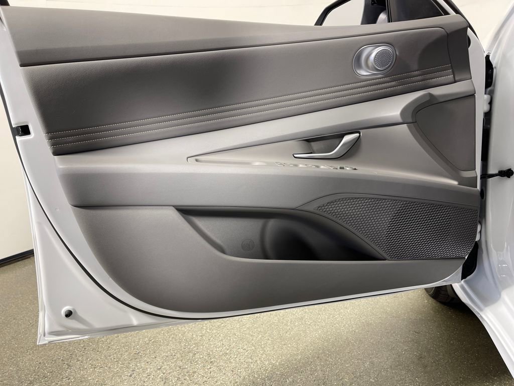 New 2026 Hyundai Elantra Sport FWD image 19