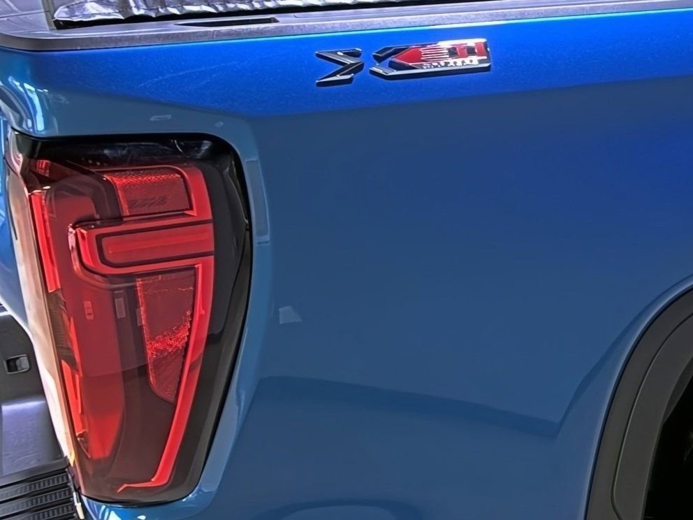 Used 2023 GMC Sierra 1500 Elevation w/ X31 Off-Road Package AWD/4WD image 13