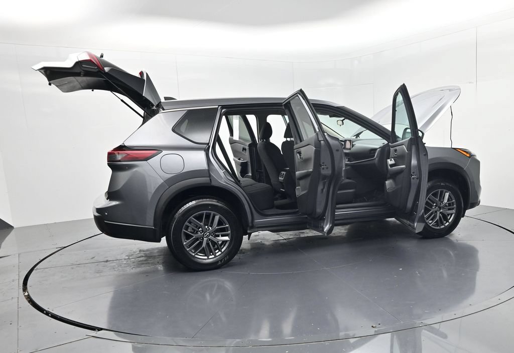 Used 2024 Nissan Rogue S FWD image 62