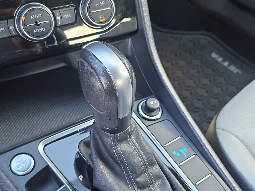 Used 2021 Volkswagen Jetta R-Line w/ R-Line Cold Weather Package image 25