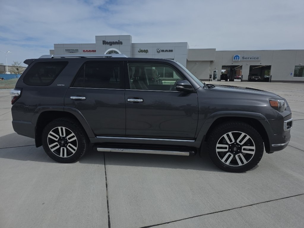 Used 2022 Toyota 4Runner Limited AWD/4WD image 4