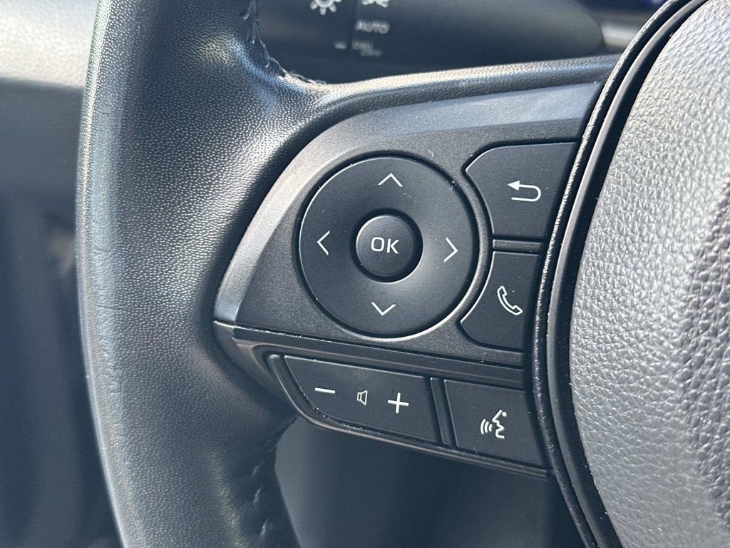 Used 2022 Toyota Corolla LE w/ Premium Interior Package FWD image 16