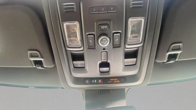 Used 2023 GMC Yukon AT4 w/ AT4 Premium Plus Package AWD/4WD image 18