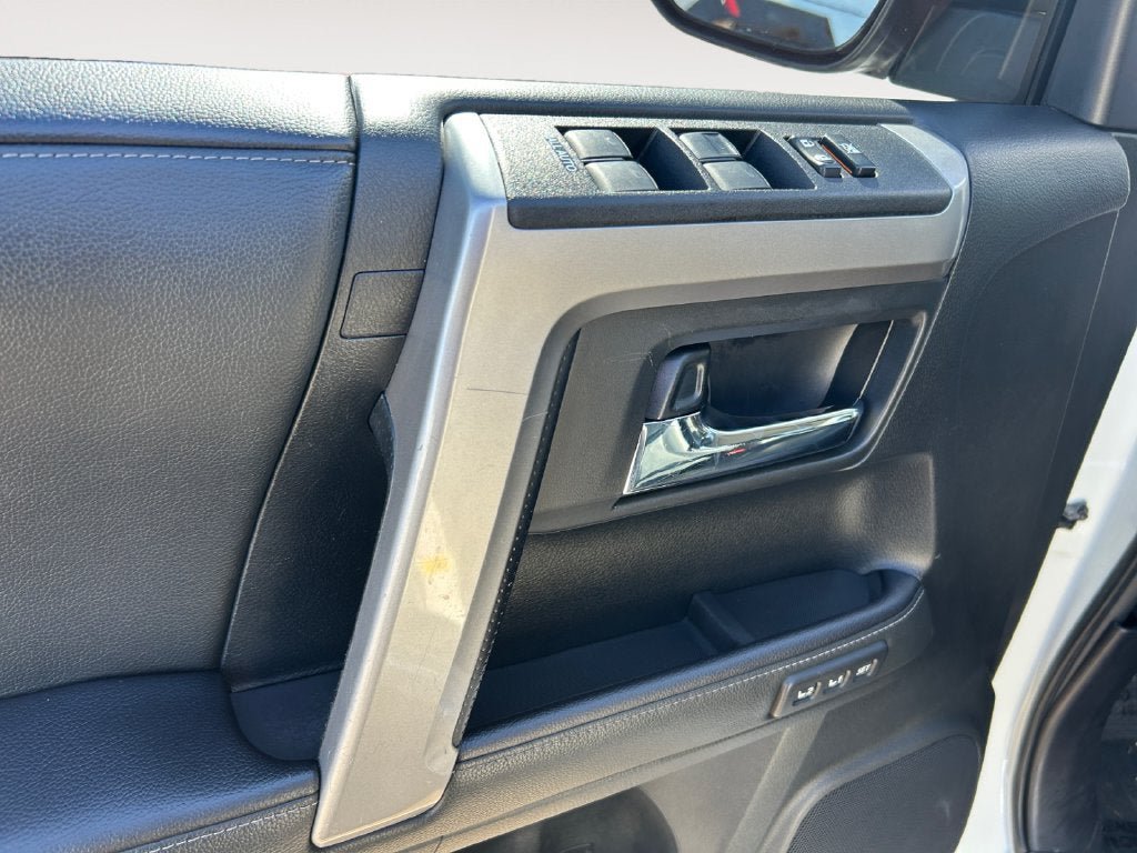 Used 2021 Toyota 4Runner Limited AWD/4WD image 22