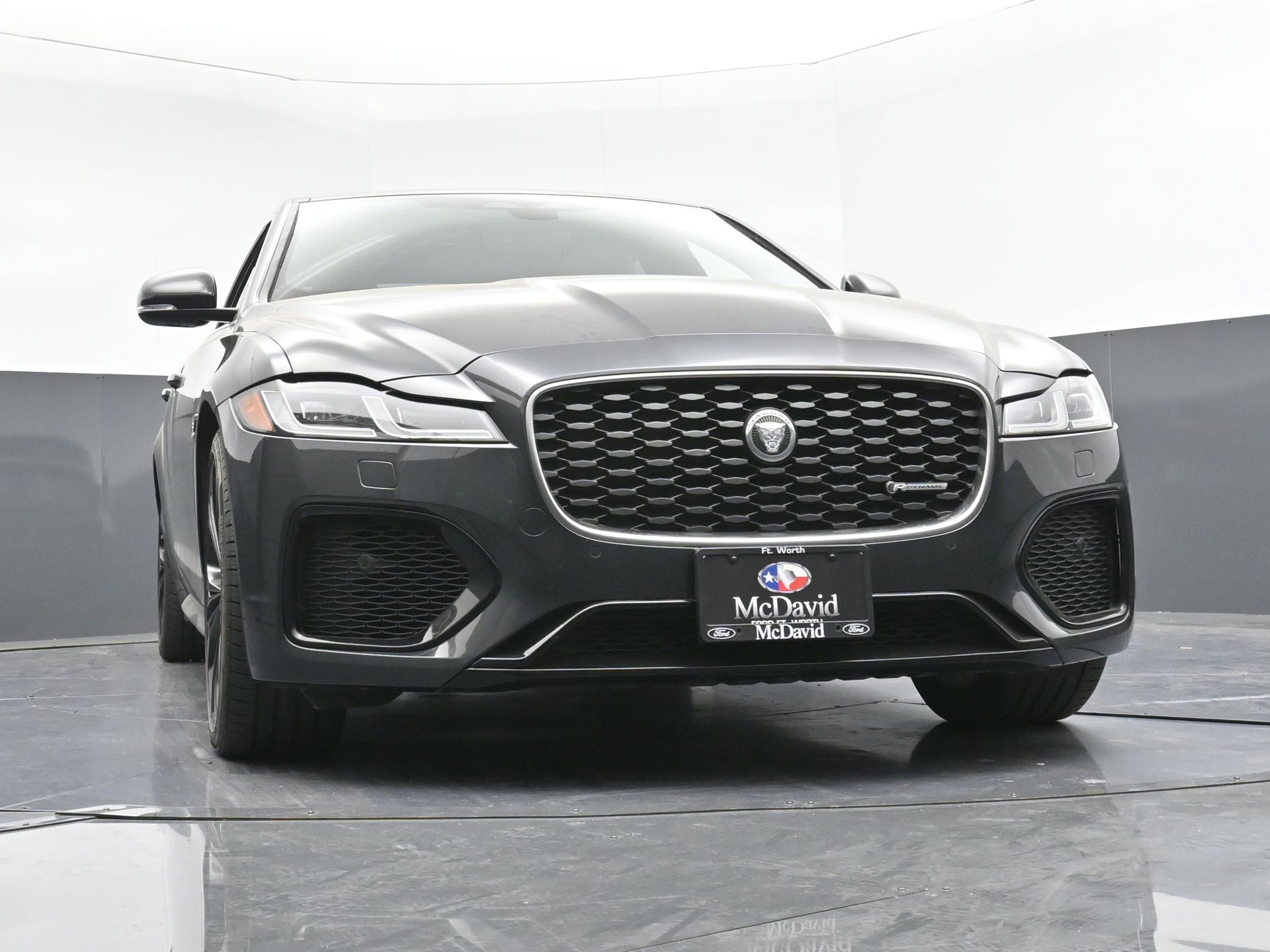 Used 2024 Jaguar XF R-Dynamic SE image 21