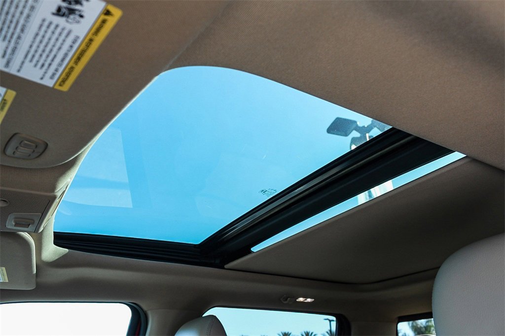 Used 2016 Ford F150 Lariat w/ Equipment Group 502A Luxury image 29