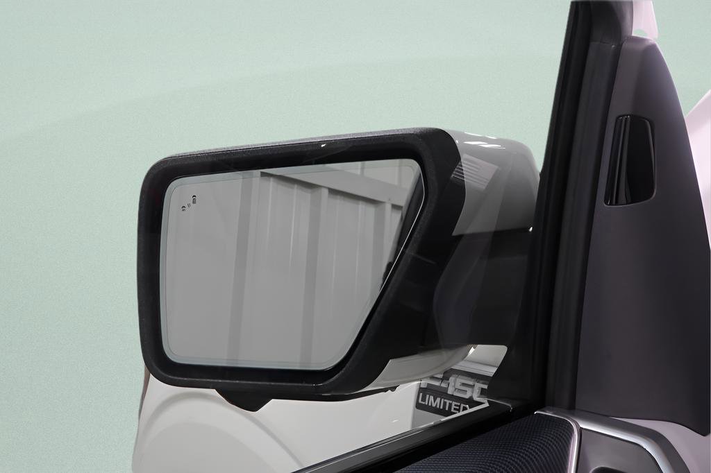 Used 2023 Ford F150 Limited image 24