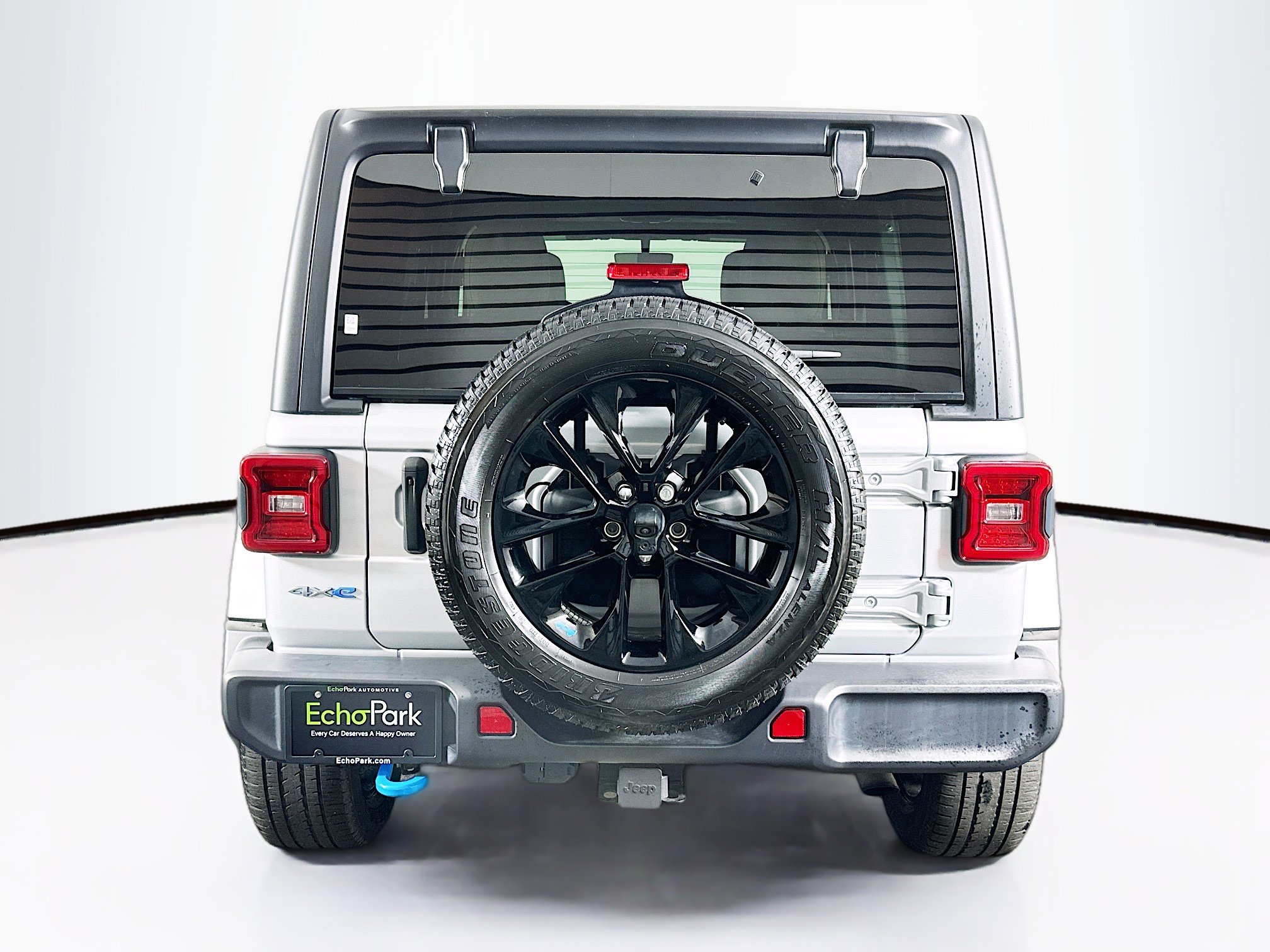 Used 2023 Jeep Wrangler Unlimited Sahara w/ Cold Weather Group AWD/4WD image 7