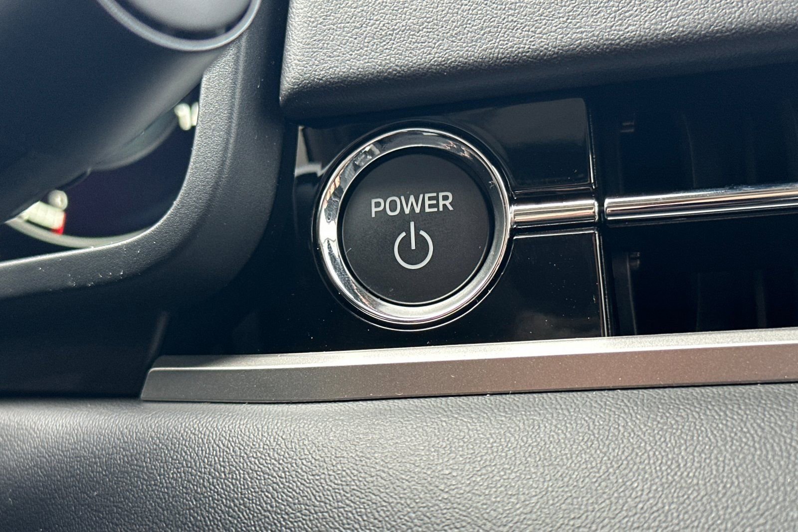 New 2025 Mitsubishi Outlander SEL image 22