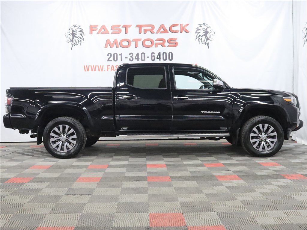 Used 2021 Toyota Tacoma Limited AWD/4WD image 4