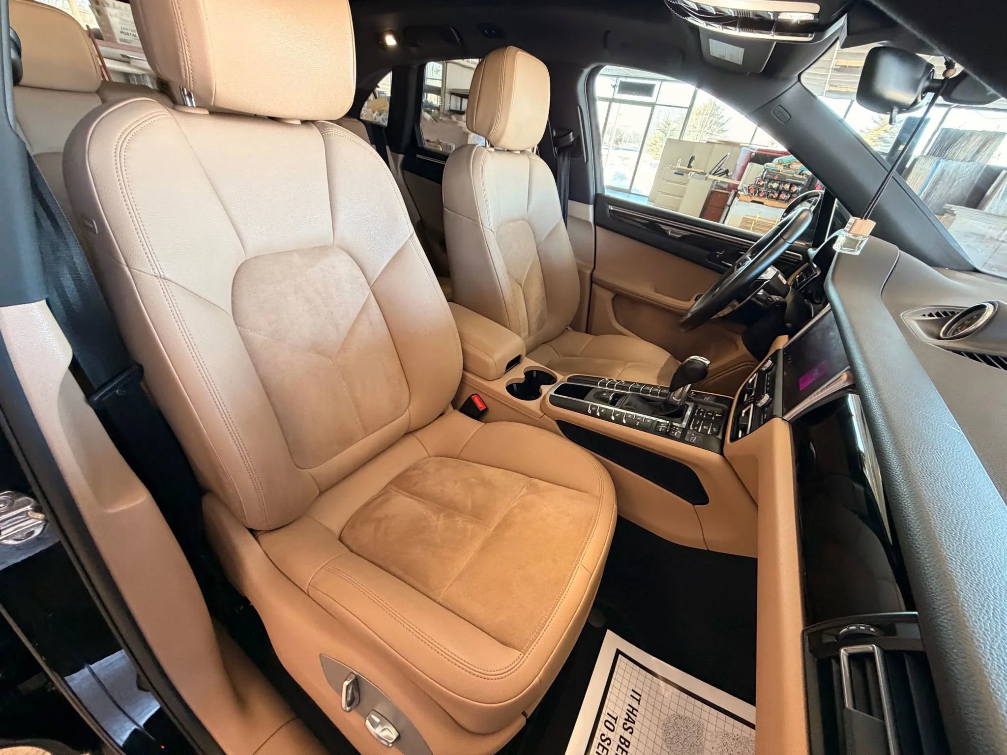 Used 2020 Porsche Macan Sport Edition image 19