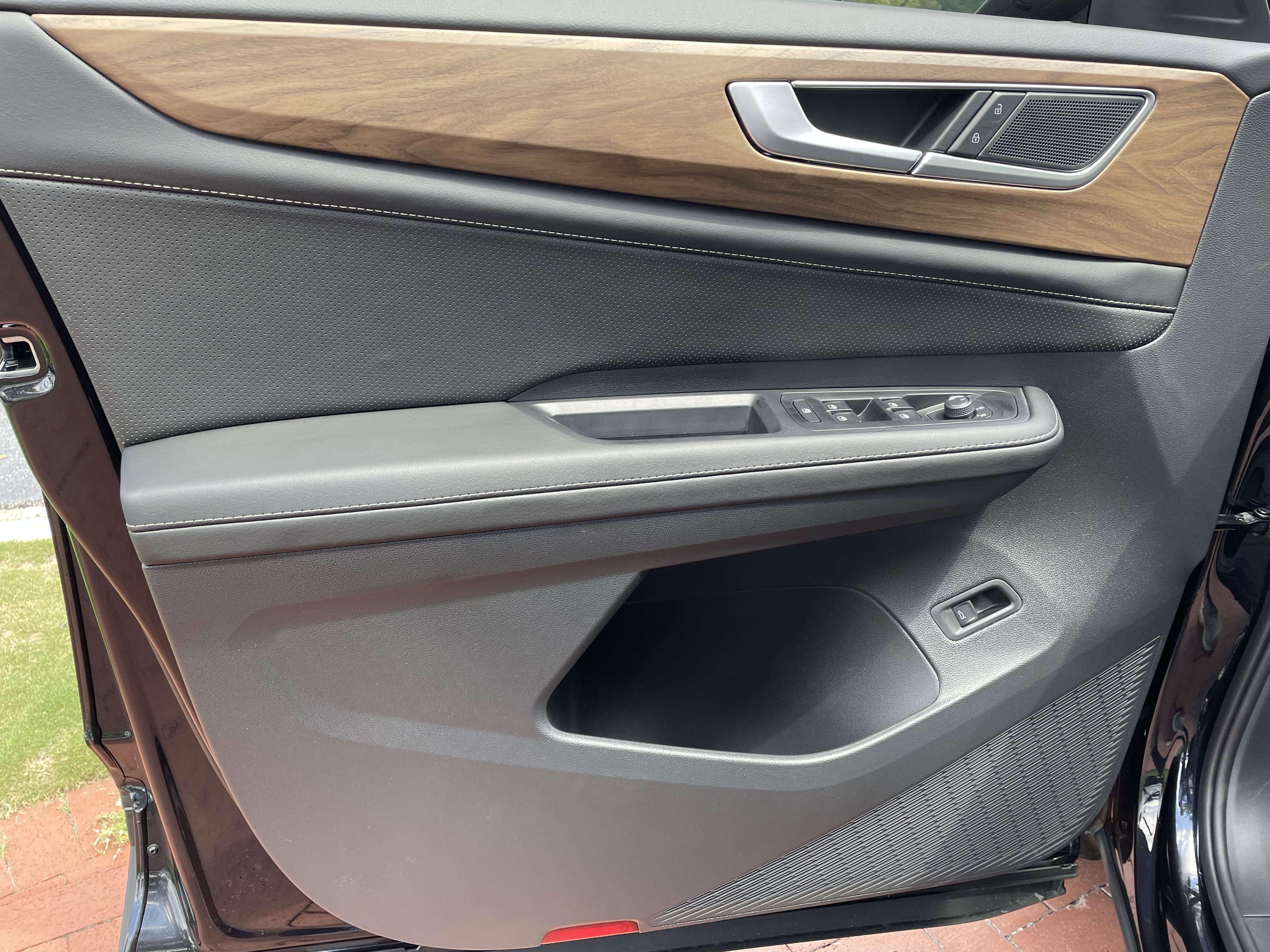 New 2026 Volkswagen Atlas SE image 14