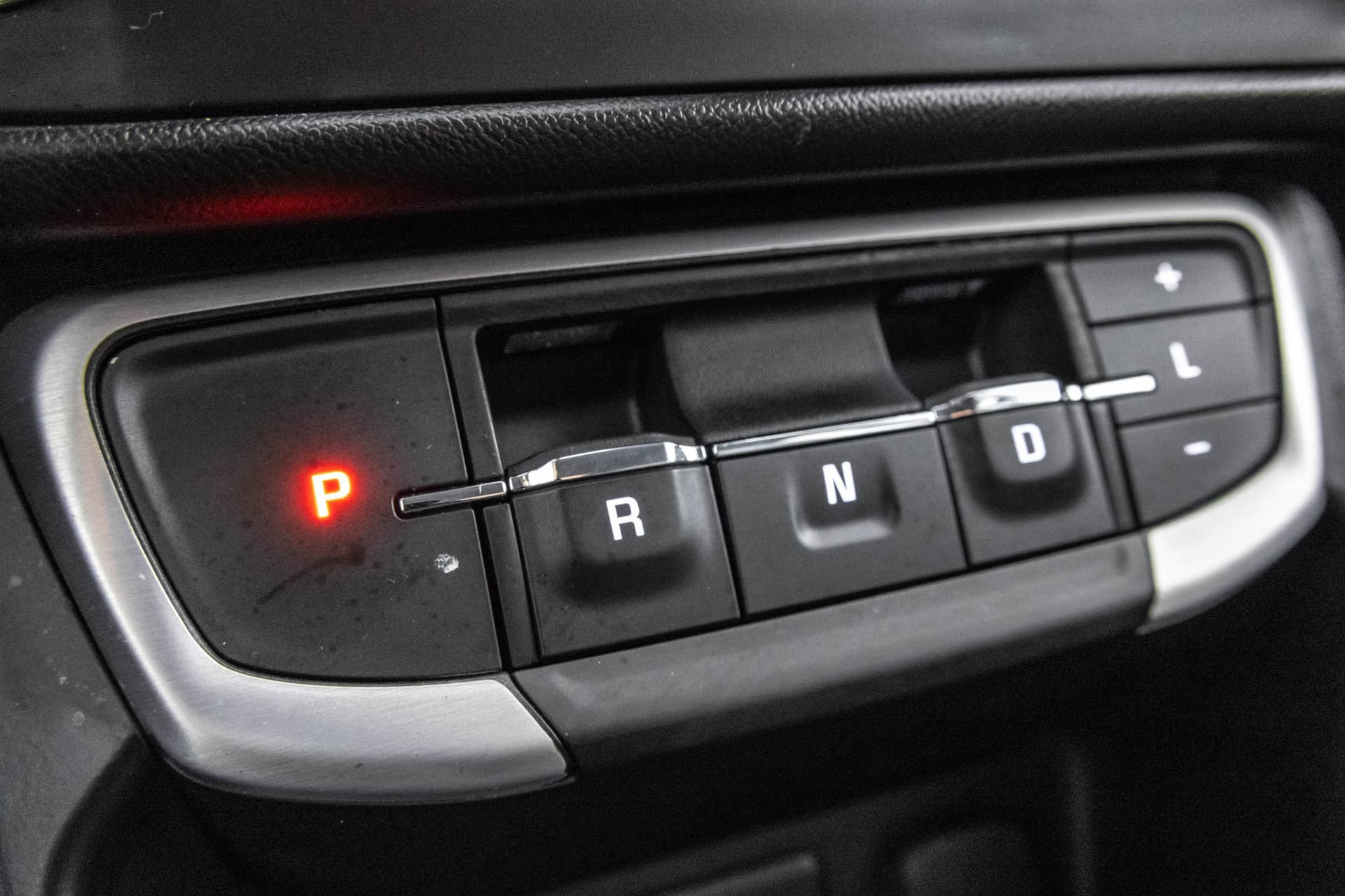 Used 2023 GMC Terrain SLE w/ Driver Convenience Package FWD image 31