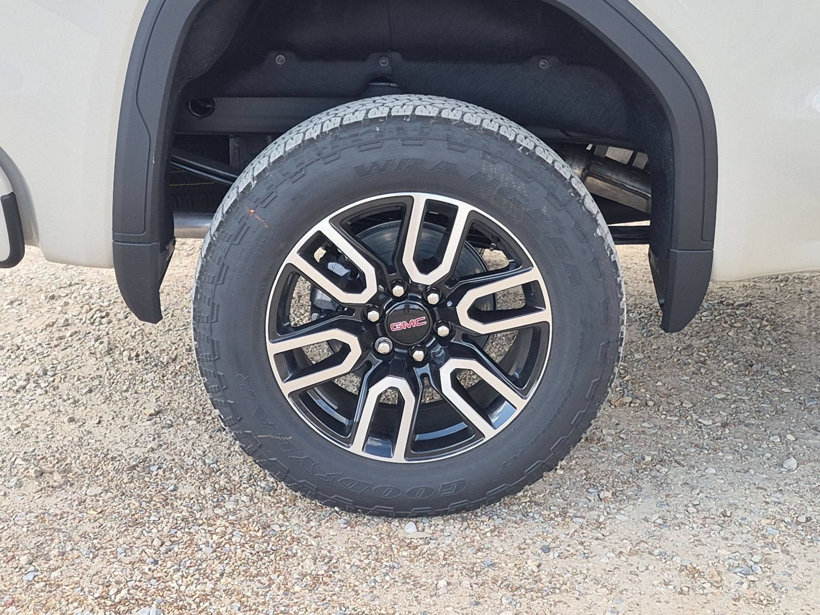 New 2026 GMC Sierra 1500 AT4 w/ AT4 Premium Package AWD/4WD image 32