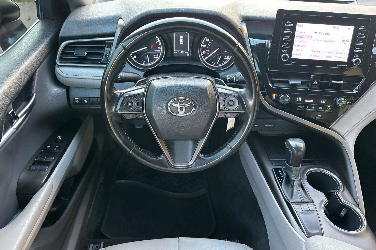 Used 2022 Toyota Camry SE image 14